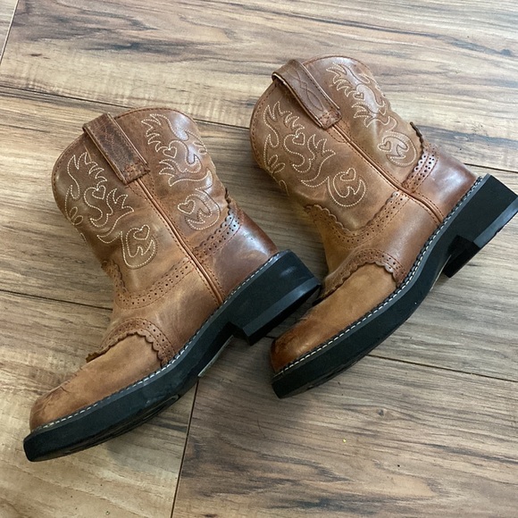 Ariat Boot - Picture 2 of 9